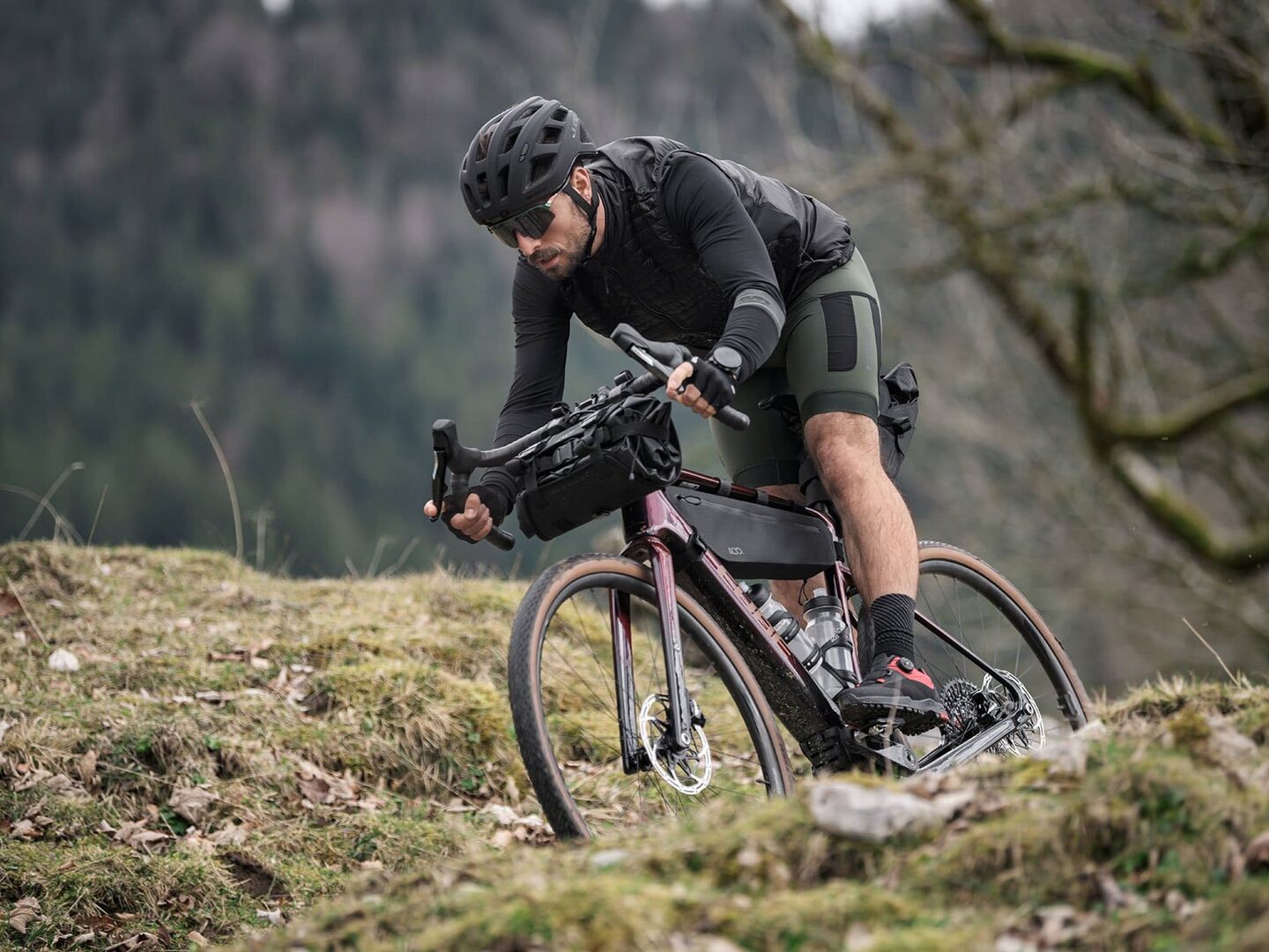 Standbild aus dem CUBE Nuroad Hybrid Commercial